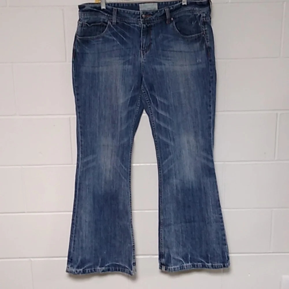 MAURICES, MOLLI FLARE, MEDIUM BLUE DISTRESSED DENIM, MIDRISE JEANS